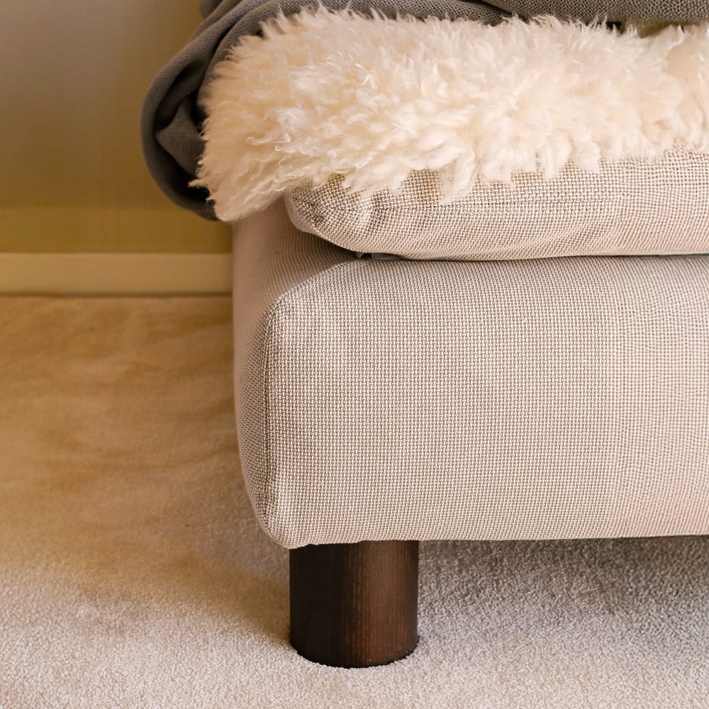 Table Leg Red Hedda 100 Burgundy red - Furniture leg in ash wood